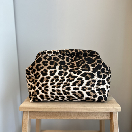 Leopar burslu çanta