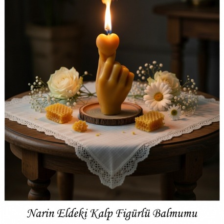 NARIN ELDEKI KALP FİGÜRLÜ BALMUMU
