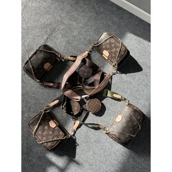 LV Multi Pochette
