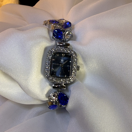 SWAROVSKİ LACİVERT DAMLA KADIN KOL SAATİ