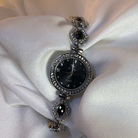 SWAROVSKİ SİYAH İNCİ KADIN KOL SAATİ