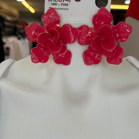 Pembe Çiçek Detaylı Küpe