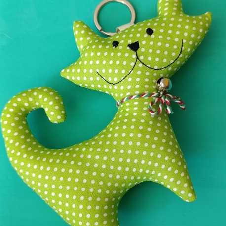 Yeşil Puanlı Kedi Charm 