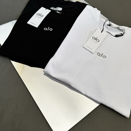 Alo yoga tshirt