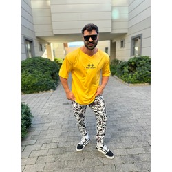 SARI BAS BODY LOGOLU OVERSİZE V YAKA RAHAT KESİM  FİTNESS TİŞÖRT 