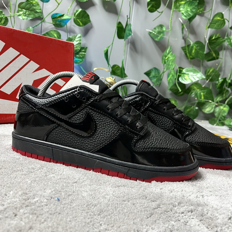 Nike dunk low Kırmızı taban 