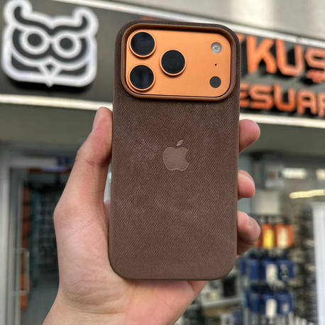 İPhone 17 Kadife Lansman kılıf