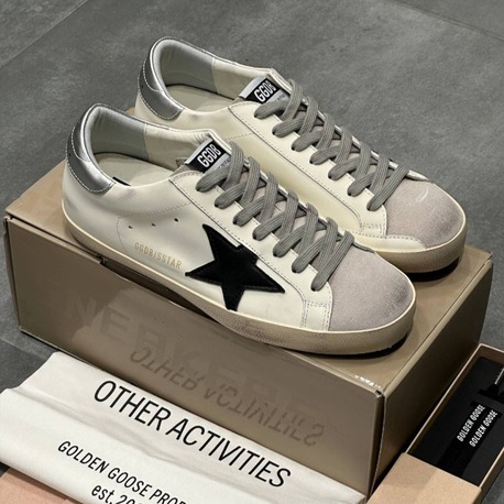 Golden G. Superstar Mens Shoes