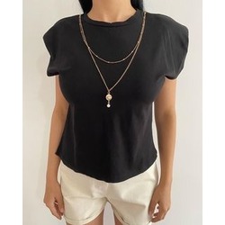 SİYAH OMUZLARI VATKALI T-SHIRT