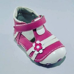 Pembe Beyaz Renklerde Kız Bebek İlk Adım Ayakkabısı
