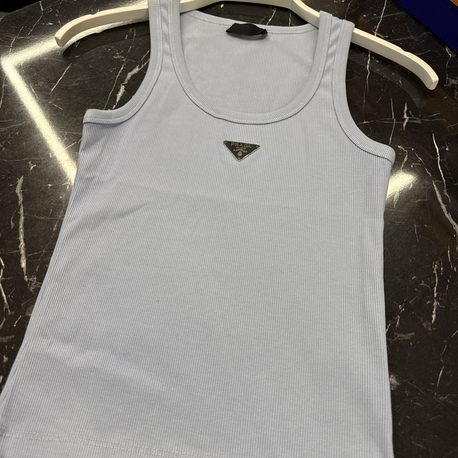 KADIN PRADA Atlet