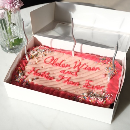 Tepsi Brownie Box - Older Wiser (6/8 kişilik)