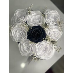 Kutulu Solmayan Gül Buketi