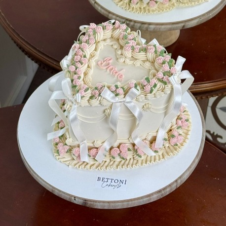 Vintage Cake 3