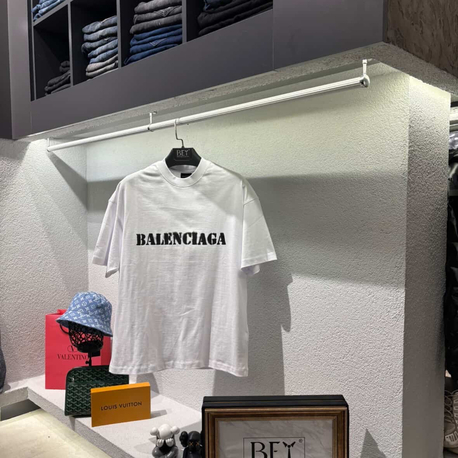 Balenciaga New t-shirt