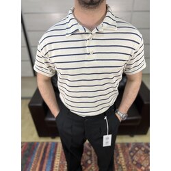 Çizgili ve Yaka Detaylı Tshirt