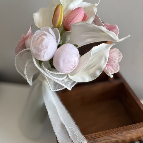 “Blush Ivory Gelin Buketi