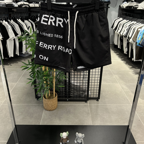 Burberry Deniz Şortu
