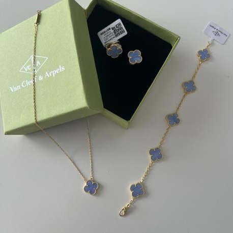 Van Cleef & Arpels Bileklik Kolye Küpe Seti