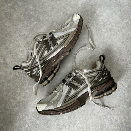 NB 1906R Driftwood Dark Mushroom