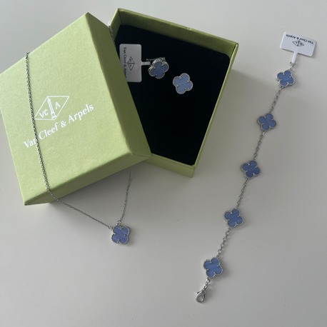 Van Cleef & Arpels Bileklik Kolye Küpe Seti