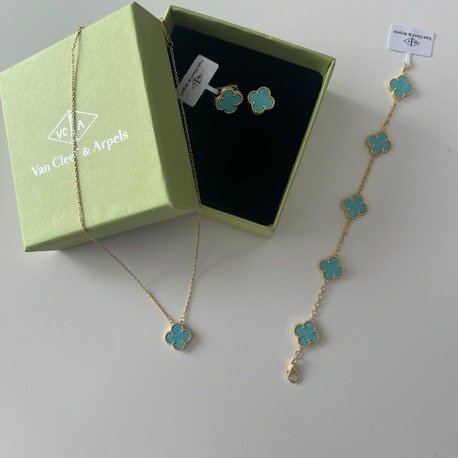 Van Cleef & Arpels Bileklik Kolye Küpe Seti