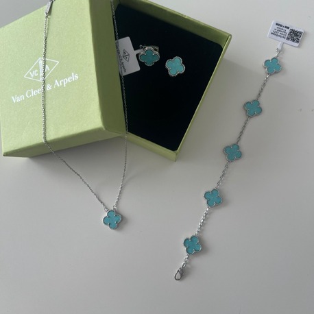 Van Cleef & Arpels Bileklik Kolye Küpe Seti