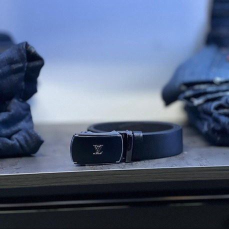 Louis Vuitton Signature Belt