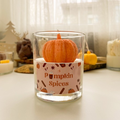 Tarçın Elma Kokulu Balkabağı Dekorlu El Yapımı Soya Mumu – Pumpkin Spices