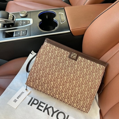 ipekyl Clutch 