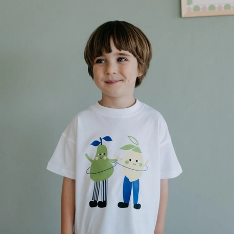 ilo and friends Hula Hoop Tshirt