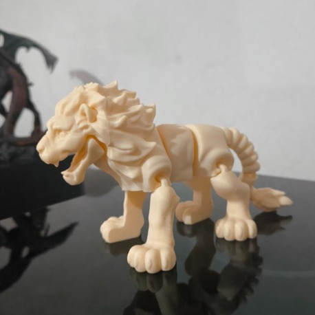 Hareketli Aslan Figürü - Eklemli Ormanın Kralı