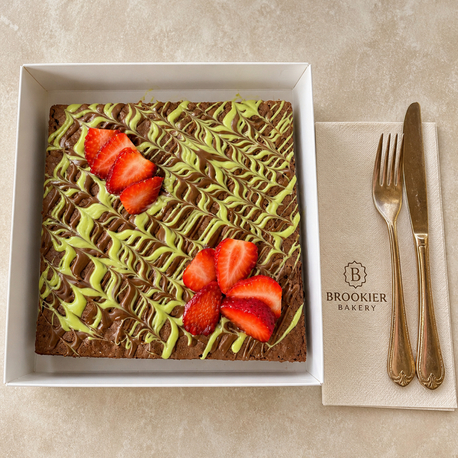 Pistachio Strawberry Delight Browni