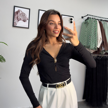 V Yaka Gold Aksesuarlı Siyah Body