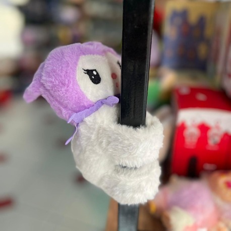 Kuromi Kola Bacağa Sarılan :)