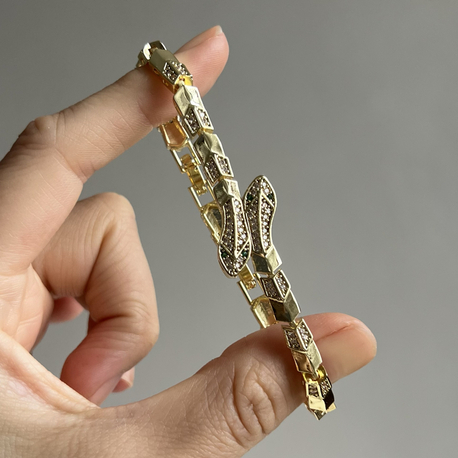 Gold Taşlı Yılan Model Bileklik