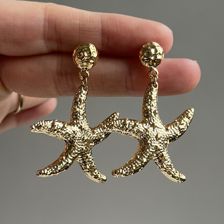 Gold Sallanan Deniz Yıldızı Küpe