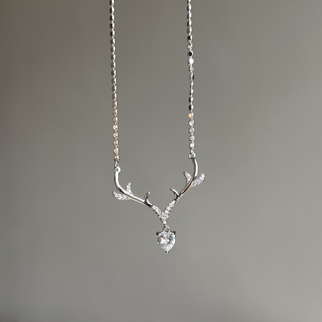 Silver Antler Heart Kolye