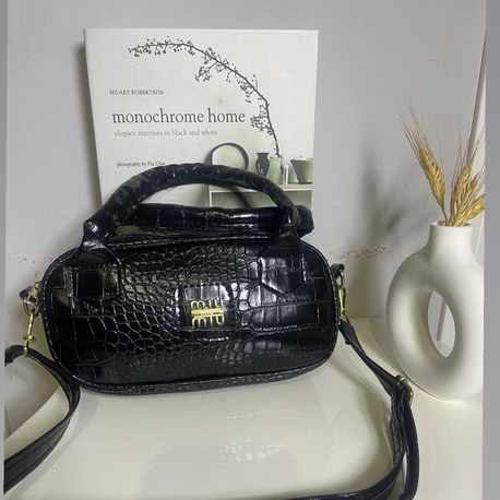 Siyah Kroko Desen Oval Miu Miu Model Kadın Çanta