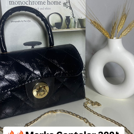 Lüks Kapitone Siyah Çanta – Gold Zincir Detaylı (200₺)