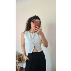 DÜĞMELİ TRİKO BLUZ -BEYAZ