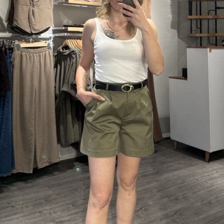 Kemerli Gabardin Şort