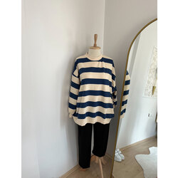 Çizgili mavi sweatshirt 