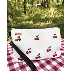 Kiraz Kanaviçe Clutch Çanta