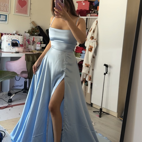 Saten askılı elbise