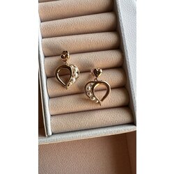İnci detaylı kalp gold sallantılı küpe 