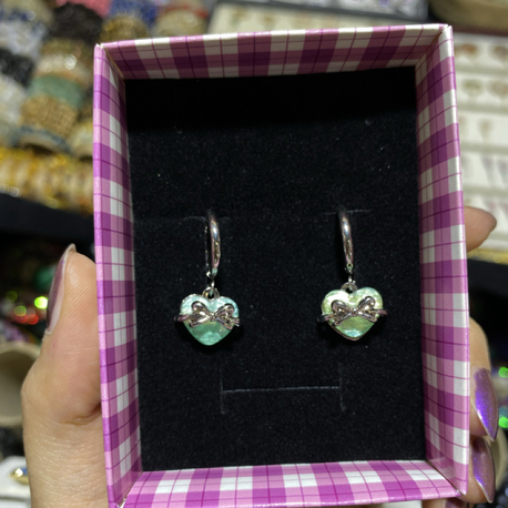 Sweetheart Ribbon Drops