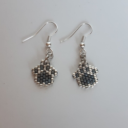 Miyuki Gümüş Patili Sallantılı Küpe
