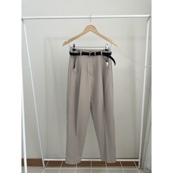KEMERLİ KUMAŞ PANTOLON