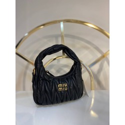 MIU MIU CANTA